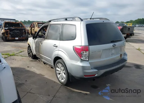 2013 Subaru Forester 2.5X Premium из США, поврежденный, VIN JF2SHADC4DH444650